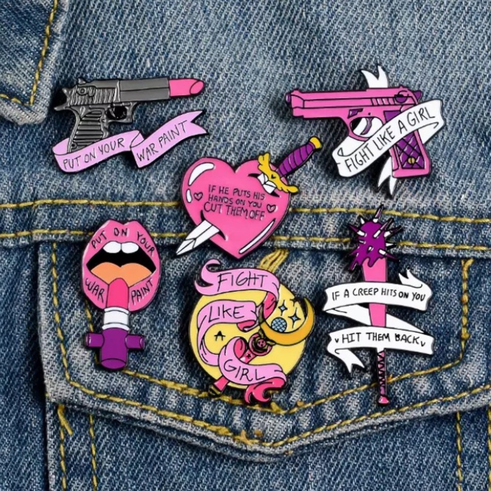 Lipstick War Paint pin NEW - Picture 2 of 2